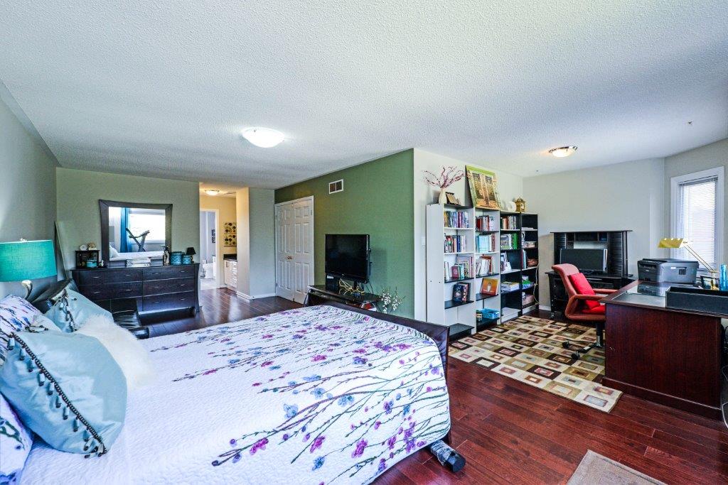 Oakville Executive Detached home listing mls winston churchill